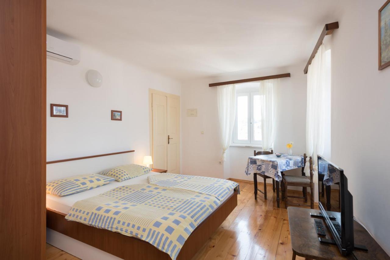 Apartments Mirakul Mali Lošinj Quarto foto